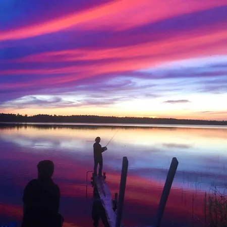 With Sauna And Kayaks Vakantiehuis *