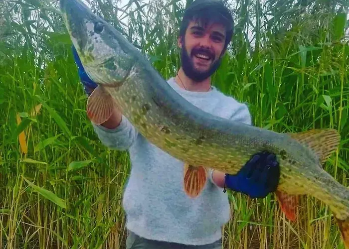 With Sauna And Kayaks בית נופש *